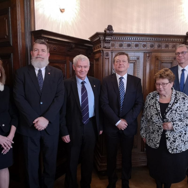 Gruppenfoto vom Besuch des ungarischen Generalstaatsanwalts bei der Generalprokuratur Gruppenfoto