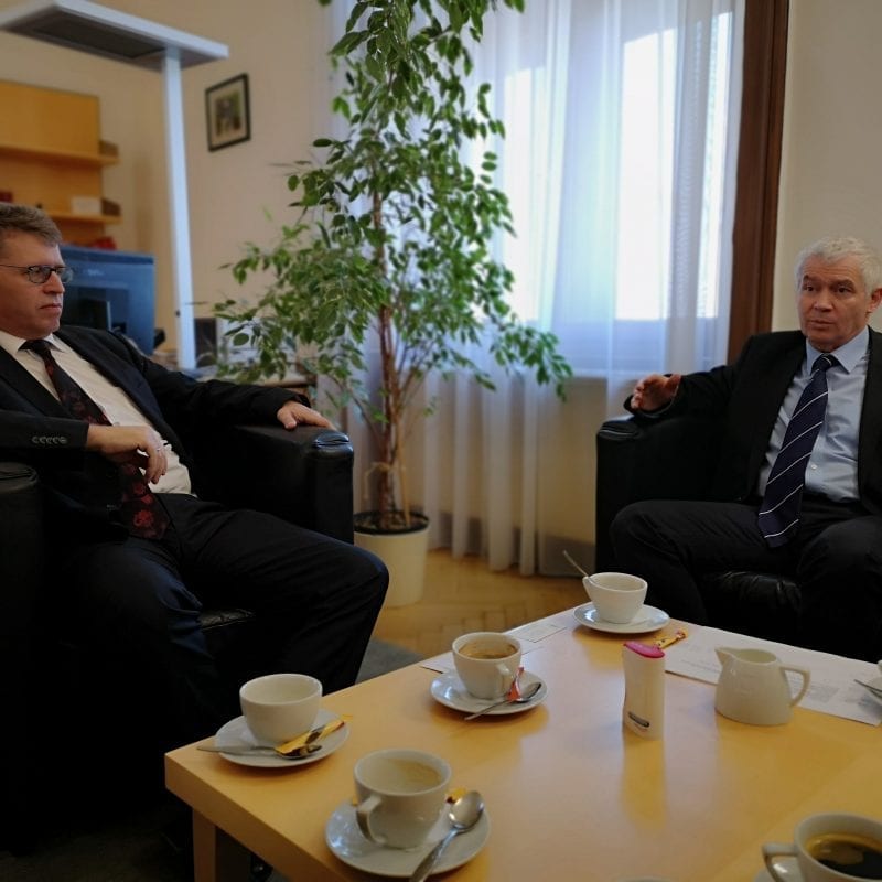 Gruppenfoto vom Besuch des ungarischen Generalstaatsanwalts bei der Generalprokuratur Gruppenfoto