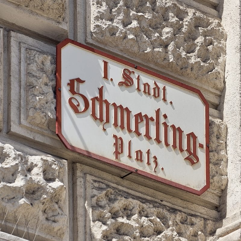 Straßenschild Schmerlingplatz